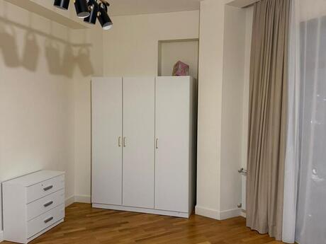 4 otaqlı yeni tikili - Ağ şəhər q. - 140 m²