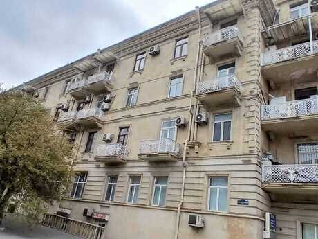 3 otaqlı köhnə tikili - Elmlər Akademiyası m. - 100 m²