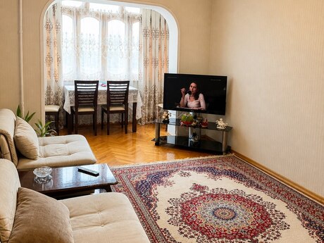 3 otaqlı köhnə tikili - Azadlıq Prospekti m. - 90 m²