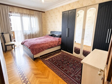 3 otaqlı köhnə tikili - Azadlıq Prospekti m. - 90 m²
