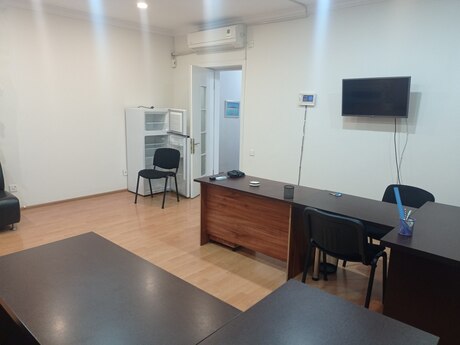 2-комн. офис - Насиминский  р. - 80 м²