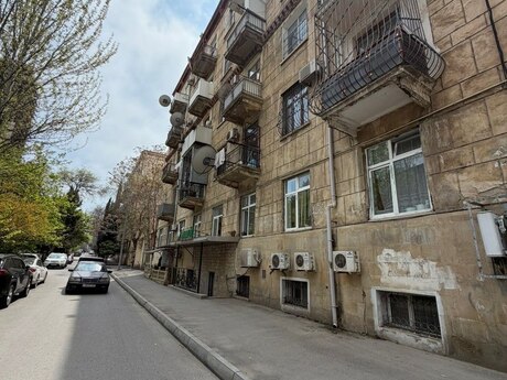 2 otaqlı köhnə tikili - Nəsimi r. - 62 m²