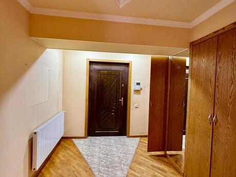 3 otaqlı köhnə tikili - 28 May m. - 137 m²