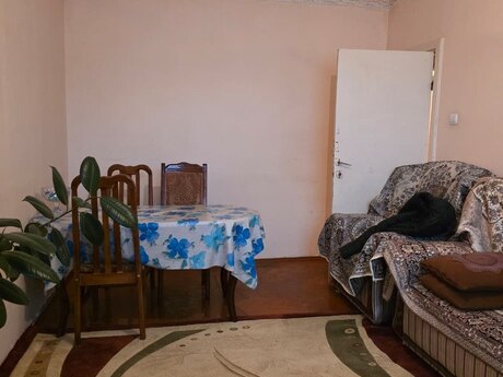 3 otaqlı köhnə tikili - Qaraçuxur q. - 80 m²