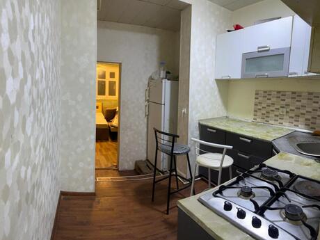 3 otaqlı köhnə tikili - 7-ci mikrorayon q. - 70 m²