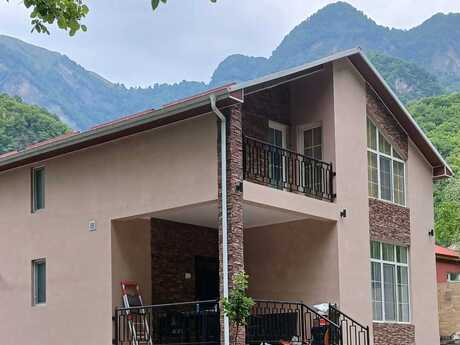 4 otaqlı həyət evi/bağ evi - Qax - 90 m²