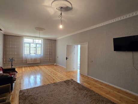 6 otaqlı həyət evi/bağ evi - Zabrat q. - 240 m²