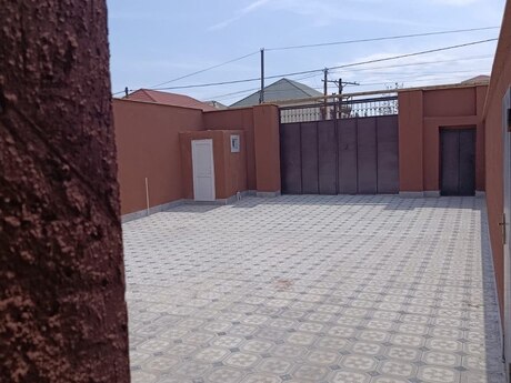 4 otaqlı həyət evi/bağ evi - Binəqədi r. - 110 m²
