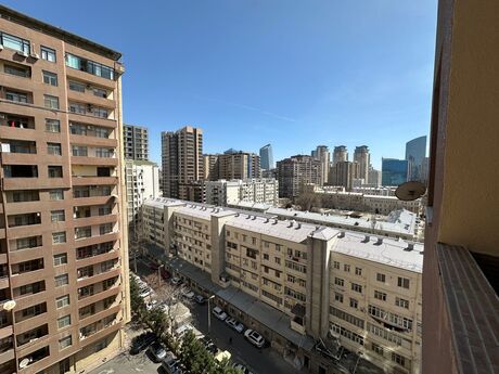 3 otaqlı yeni tikili - 28 May m. - 130 m²