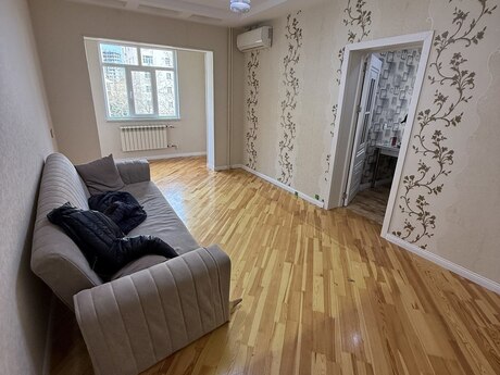 3 otaqlı köhnə tikili - Bakıxanov q. - 70 m²