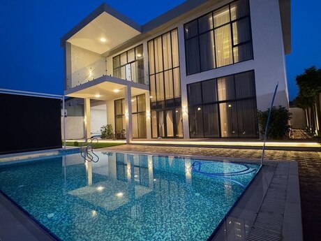 5 otaqlı həyət evi/bağ evi - Mərdəkan q. - 400 m²