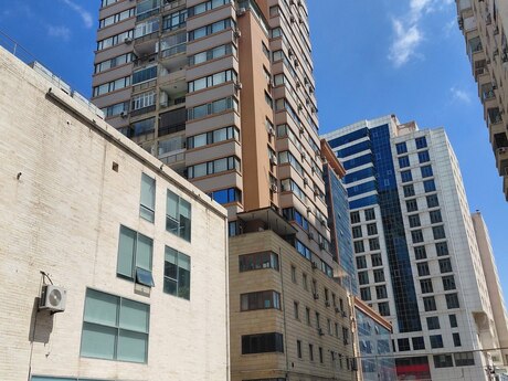 5 otaqlı yeni tikili - Şah İsmayıl Xətai m. - 235 m²