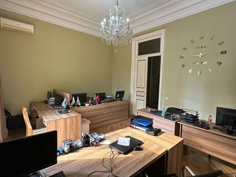 3 otaqlı ofis - Nizami m. - 130 m²
