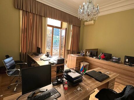3 otaqlı ofis - Nizami m. - 130 m²