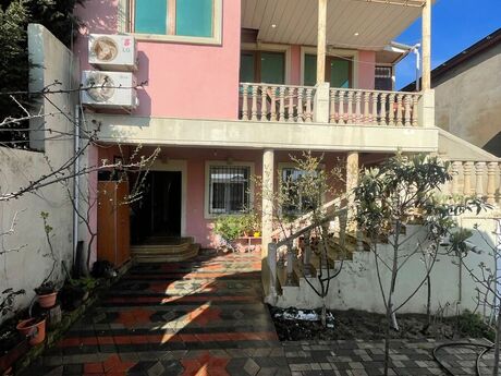 5 otaqlı həyət evi/bağ evi - Novxanı q. - 160 m²