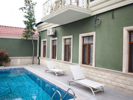 5 otaqlı həyət evi/bağ evi - Bakıxanov q. - 450 m²