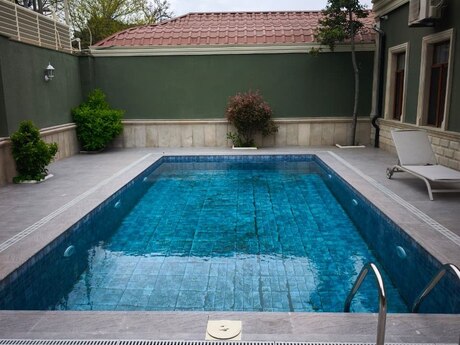 5 otaqlı həyət evi/bağ evi - Bakıxanov q. - 450 m²