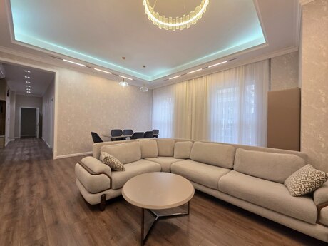 3 otaqlı yeni tikili - Ağ şəhər q. - 130 m²