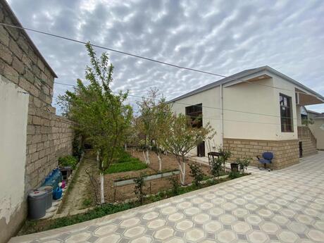 4 otaqlı həyət evi/bağ evi - Ramana q. - 130 m²