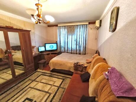 1 otaqlı köhnə tikili - Neftçilər m. - 40 m²