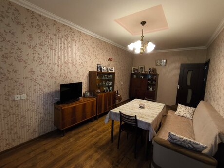 2 otaqlı köhnə tikili - Həzi Aslanov m. - 65 m²