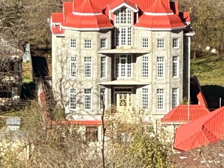 7 otaqlı həyət evi/bağ evi - Quba - 470 m²