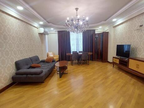 4 otaqlı yeni tikili - Səbail r. - 150 m²
