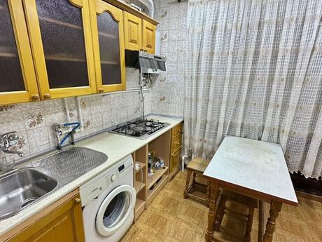 3 otaqlı köhnə tikili - Xətai r. - 80 m²