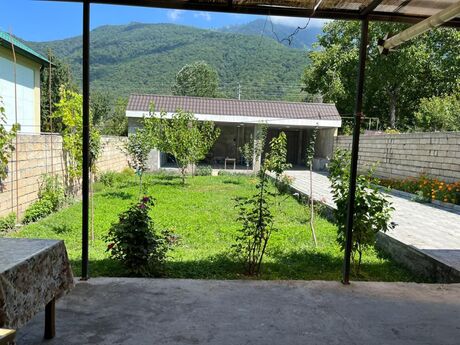 4 otaqlı həyət evi/bağ evi - Qax - 60 m²