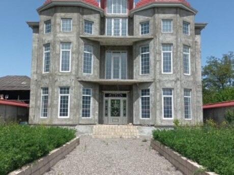 7 otaqlı həyət evi/bağ evi - Quba - 470 m²