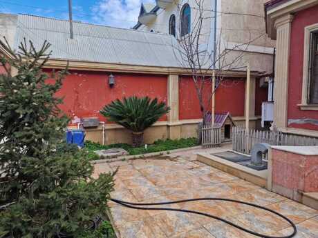 6 otaqlı həyət evi/bağ evi - Neftçilər m. - 250 m²