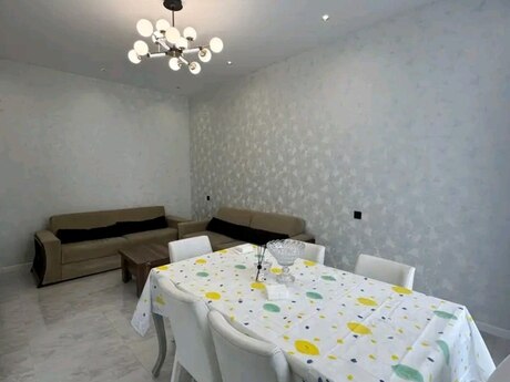 4 otaqlı həyət evi/bağ evi - Şüvəlan q. - 130 m²
