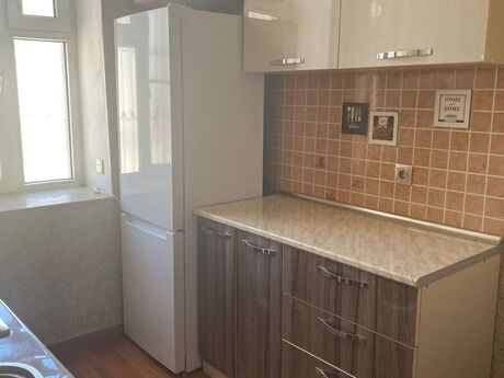 3 otaqlı köhnə tikili - İçəri Şəhər m. - 90 m²
