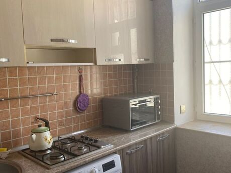 3 otaqlı köhnə tikili - İçəri Şəhər m. - 90 m²