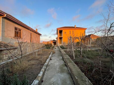 8 otaqlı həyət evi/bağ evi - Atyalı q. - 280 m²