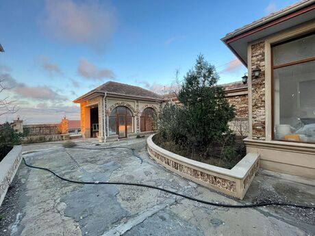 8 otaqlı həyət evi/bağ evi - Atyalı q. - 280 m²