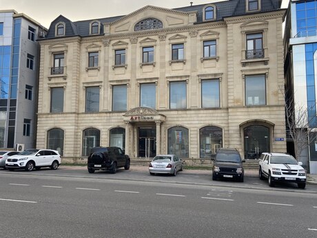 Obyekt - Xətai r. - 700 m²