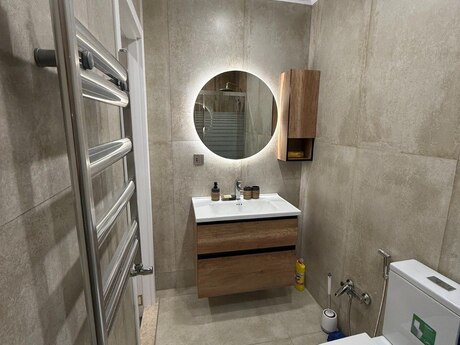 2 otaqlı köhnə tikili - Elmlər Akademiyası m. - 65 m²