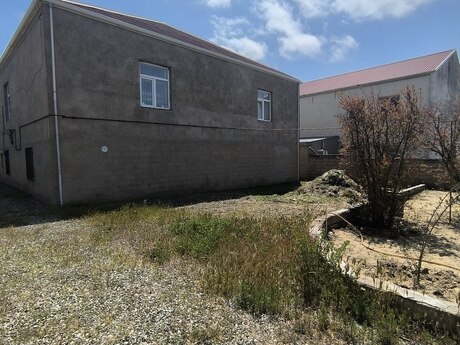 4 otaqlı həyət evi/bağ evi - Novxanı q. - 300 m²