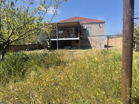 4 otaqlı həyət evi/bağ evi - Novxanı q. - 300 m²