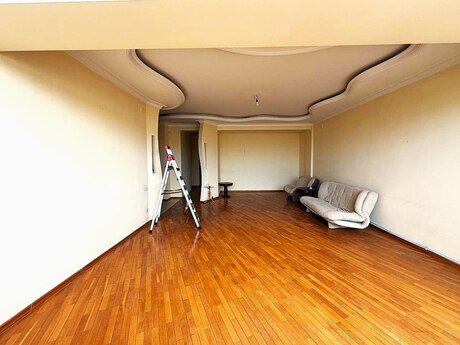 5 otaqlı köhnə tikili - Nizami m. - 160 m²