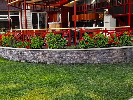 7 otaqlı həyət evi/bağ evi - Mərdəkan q. - 414 m²