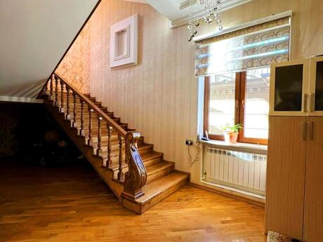 7 otaqlı həyət evi/bağ evi - M.Ə.Rəsulzadə q. - 500 m²
