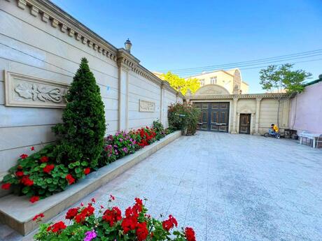 Elan №6091225 - Bakı, M.Ə.Rəsulzadə q., 7 otaqlı, 500 m²