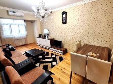 2 otaqlı köhnə tikili - Azadlıq Prospekti m. - 70 m²