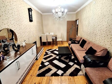 2 otaqlı köhnə tikili - Azadlıq Prospekti m. - 70 m²