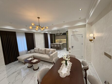 4 otaqlı yeni tikili - Ağ şəhər q. - 140 m²