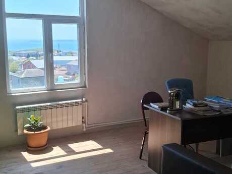 6 otaqlı həyət evi/bağ evi - Həzi Aslanov q. - 180 m²