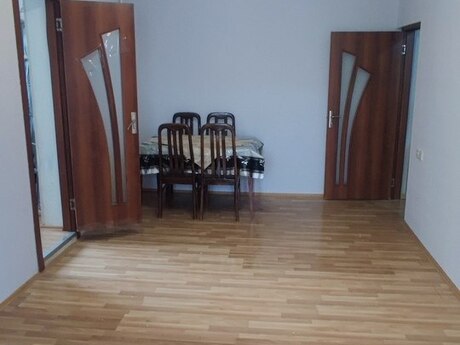 2 otaqlı köhnə tikili - 8-ci mikrorayon q. - 40 m²