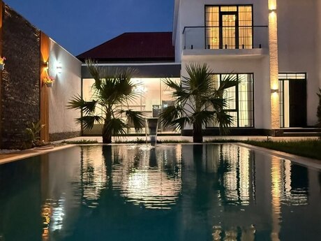 5 otaqlı həyət evi/bağ evi - Mərdəkan q. - 200 m²